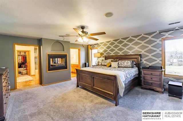 5002 Young Street, Omaha, NE 68152