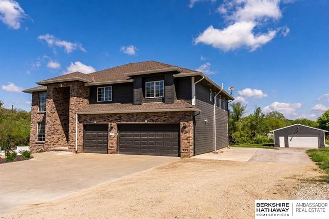 5002 Young Street, Omaha, NE 68152