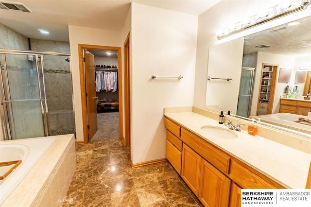5002 Young Street, Omaha, NE 68152