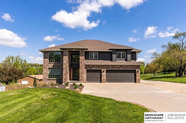 5002 Young Street, Omaha, NE 68152