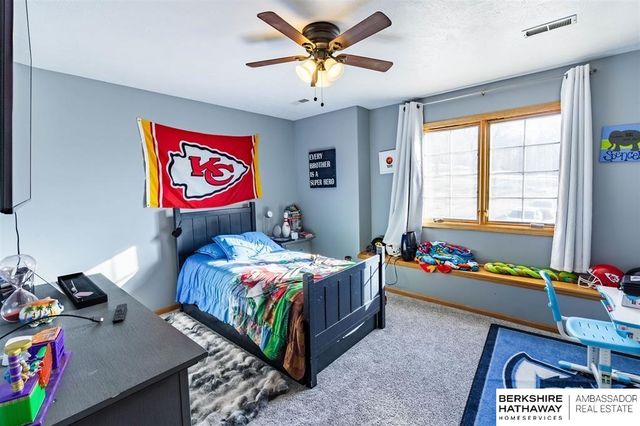 5002 Young Street, Omaha, NE 68152