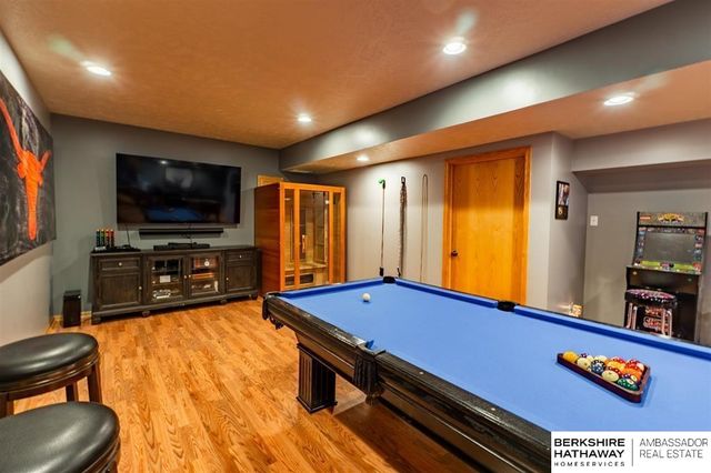 5002 Young Street, Omaha, NE 68152