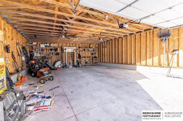 5002 Young Street, Omaha, NE 68152