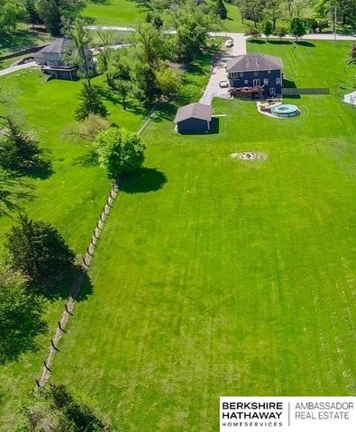 5002 Young Street, Omaha, NE 68152