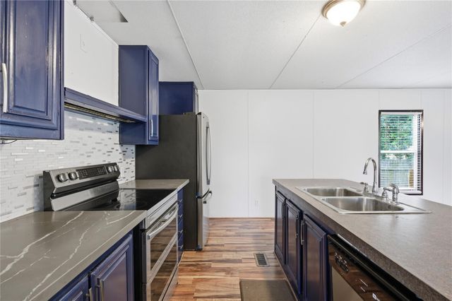 13422 W 6th Street, Santa Fe, TX 77510