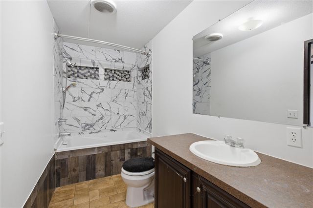 13422 W 6th Street, Santa Fe, TX 77510