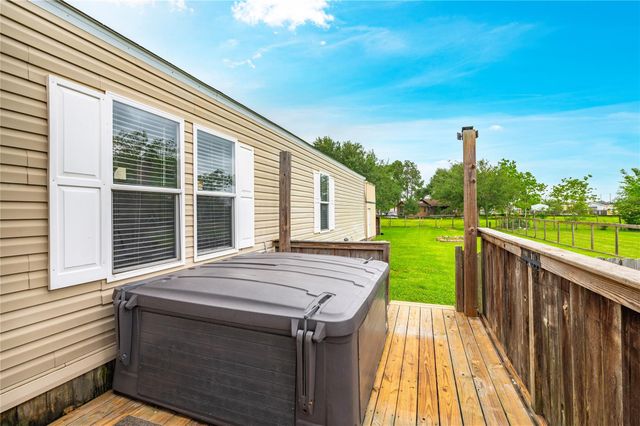 13422 W 6th Street, Santa Fe, TX 77510