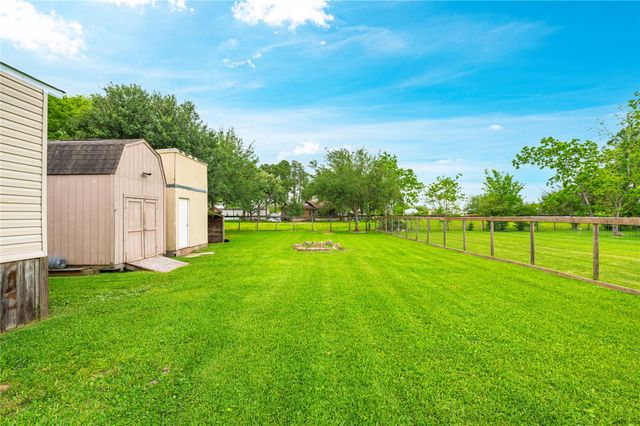13422 W 6th Street, Santa Fe, TX 77510