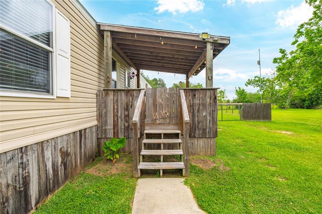 13422 W 6th Street, Santa Fe, TX 77510