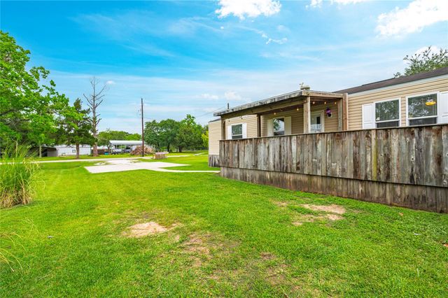 13422 W 6th Street, Santa Fe, TX 77510