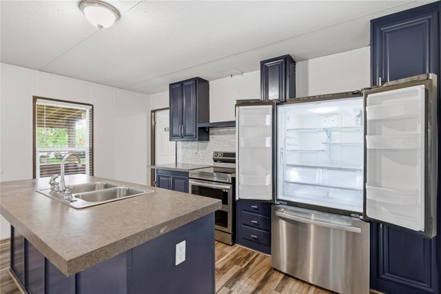 13422 W 6th Street, Santa Fe, TX 77510