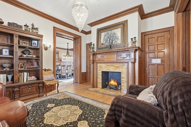 270 Maple St, Springfield, MA 01105