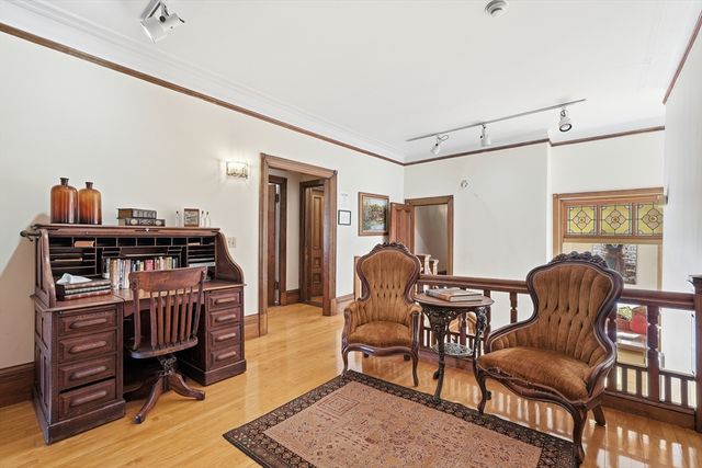 270 Maple St, Springfield, MA 01105