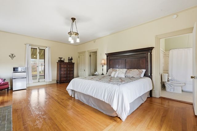 270 Maple St, Springfield, MA 01105
