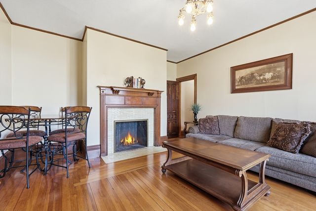 270 Maple St, Springfield, MA 01105
