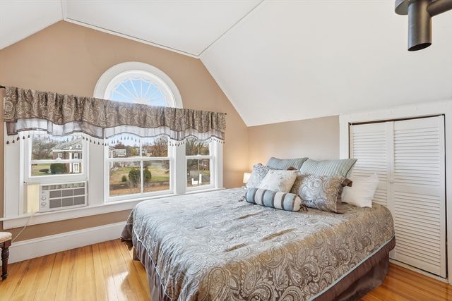 270 Maple St, Springfield, MA 01105
