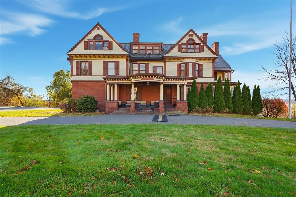 270 Maple St, Springfield, MA 01105