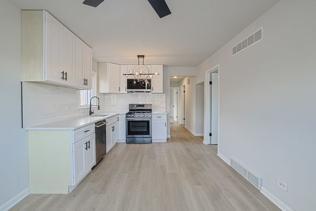 371 Bensley Avenue, Calumet City, IL 60409