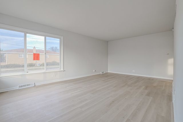 371 Bensley Avenue, Calumet City, IL 60409