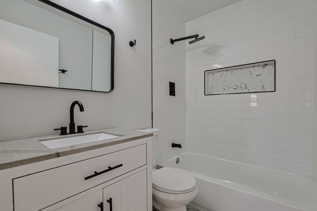 371 Bensley Avenue, Calumet City, IL 60409