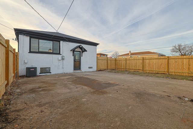 371 Bensley Avenue, Calumet City, IL 60409