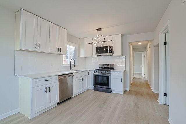 371 Bensley Avenue, Calumet City, IL 60409