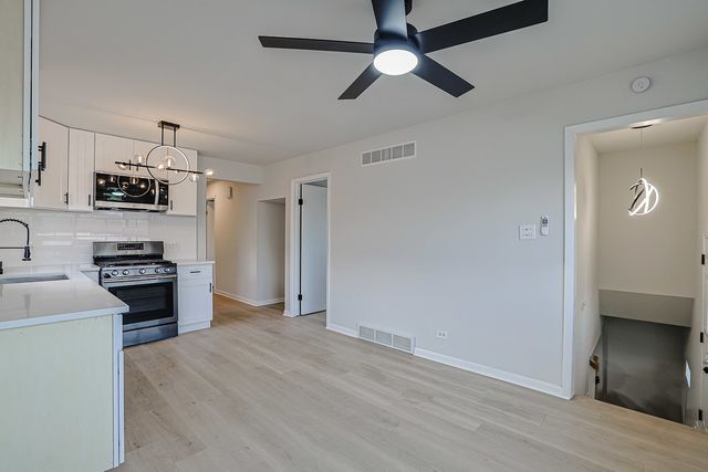 371 Bensley Avenue, Calumet City, IL 60409