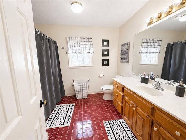 2472 Chimney Top Lane, Snellville, GA 30078