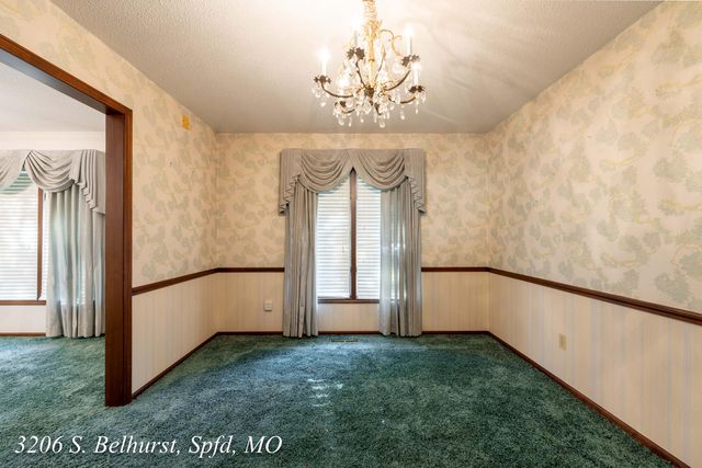 3206 S Bellhurst Avenue, Springfield, MO 65804