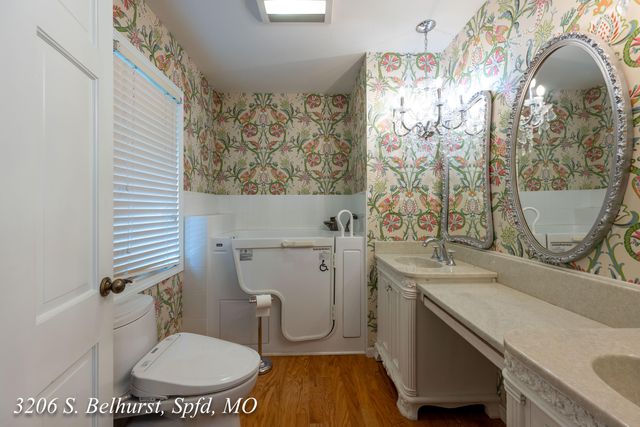 3206 S Bellhurst Avenue, Springfield, MO 65804