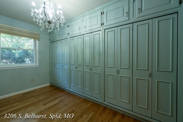 3206 S Bellhurst Avenue, Springfield, MO 65804