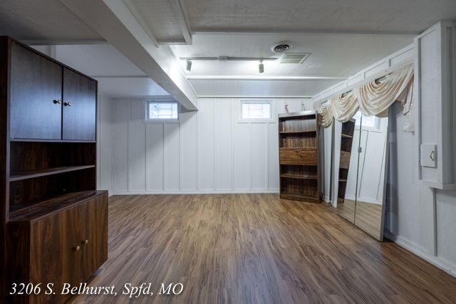3206 S Bellhurst Avenue, Springfield, MO 65804