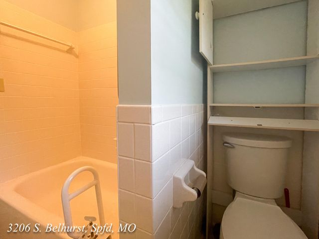 3206 S Bellhurst Avenue, Springfield, MO 65804