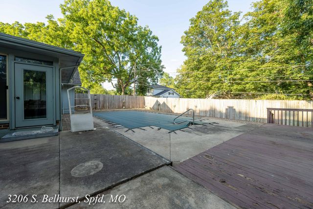 3206 S Bellhurst Avenue, Springfield, MO 65804