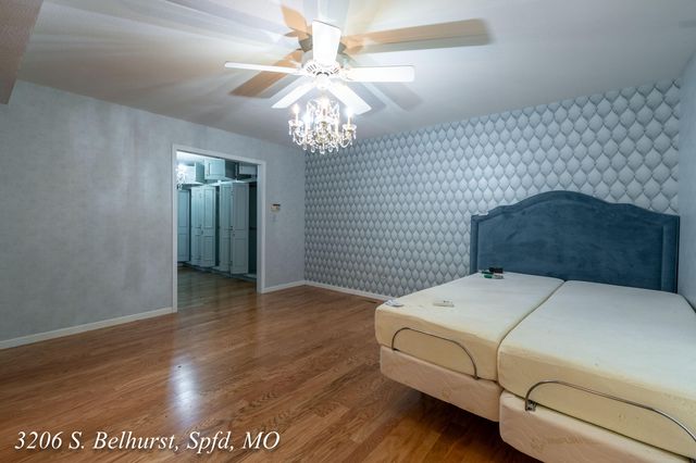 3206 S Bellhurst Avenue, Springfield, MO 65804
