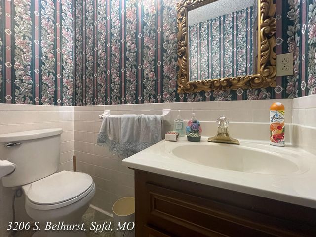 3206 S Bellhurst Avenue, Springfield, MO 65804