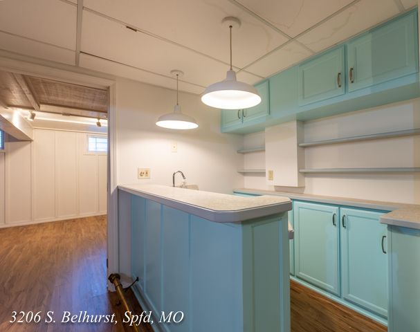 3206 S Bellhurst Avenue, Springfield, MO 65804