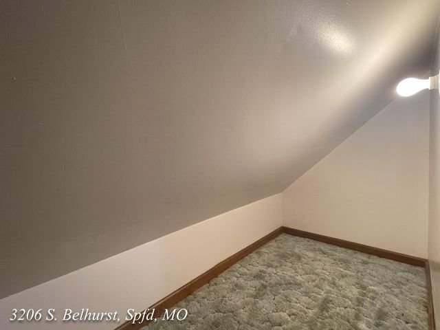 3206 S Bellhurst Avenue, Springfield, MO 65804