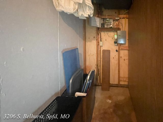 3206 S Bellhurst Avenue, Springfield, MO 65804