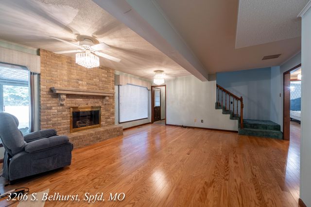 3206 S Bellhurst Avenue, Springfield, MO 65804