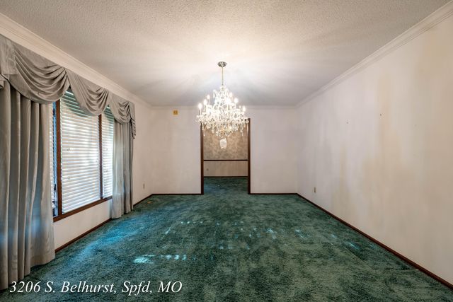 3206 S Bellhurst Avenue, Springfield, MO 65804