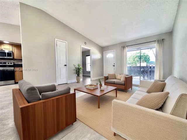 11117 SW 122nd Ct, Miami, FL 33186