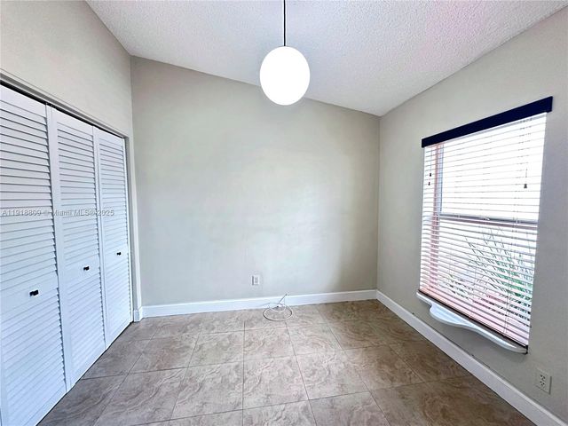 11117 SW 122nd Ct, Miami, FL 33186