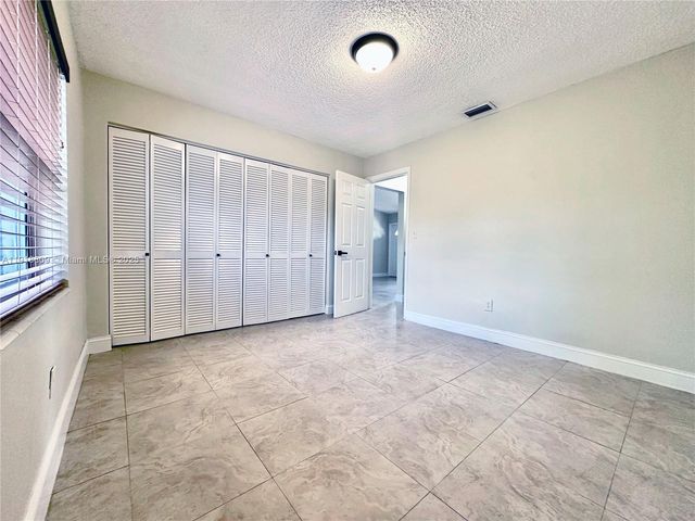 11117 SW 122nd Ct, Miami, FL 33186