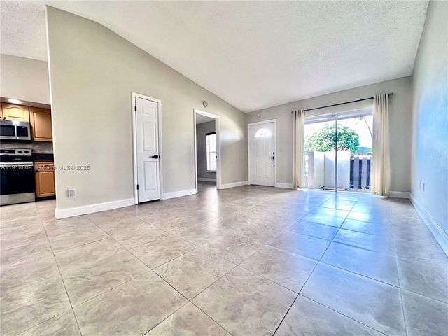 11117 SW 122nd Ct, Miami, FL 33186