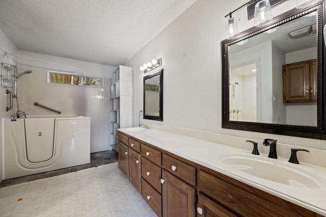 5910 County Road 3515, Quinlan, TX 75474