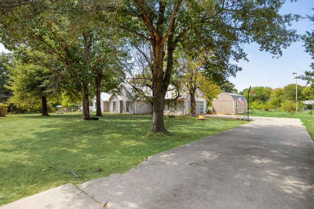 5910 County Road 3515, Quinlan, TX 75474