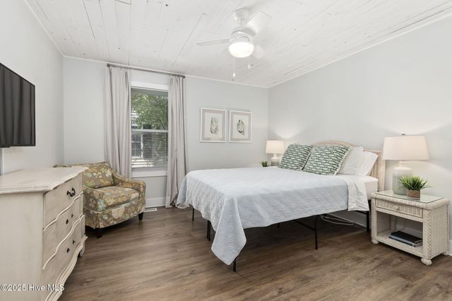 903 Live Oak Street, Beaufort, NC 28516