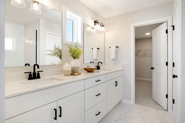 11685 202nd Street W, Lakeville, MN 55044