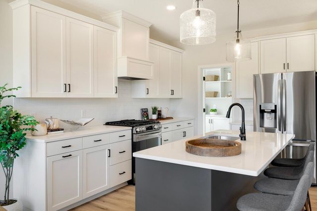 11685 202nd Street W, Lakeville, MN 55044